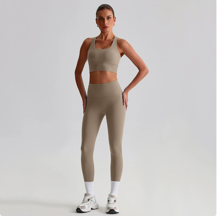 Seamless Backless Yoga Outfit – 2-Piece Bra & Leggings