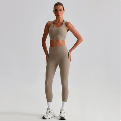 Seamless Backless Yoga Outfit – 2-Piece Bra & Leggings